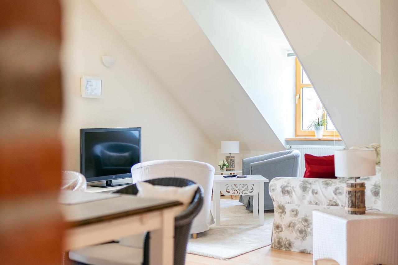Gulfhof Butendiek - Ferienapartments Neuharlingersiel Eksteriør bilde