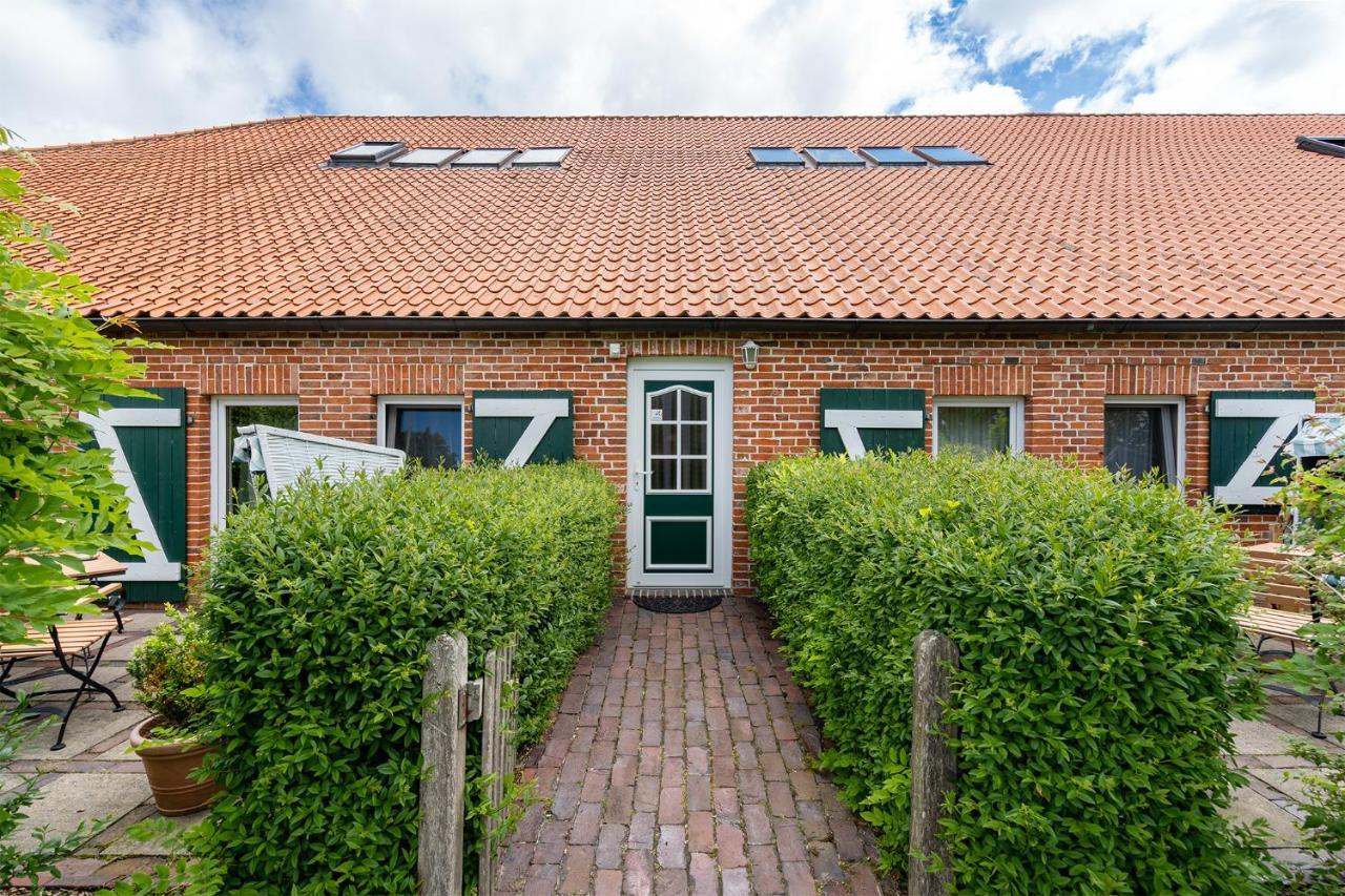 Gulfhof Butendiek - Ferienapartments Neuharlingersiel Eksteriør bilde